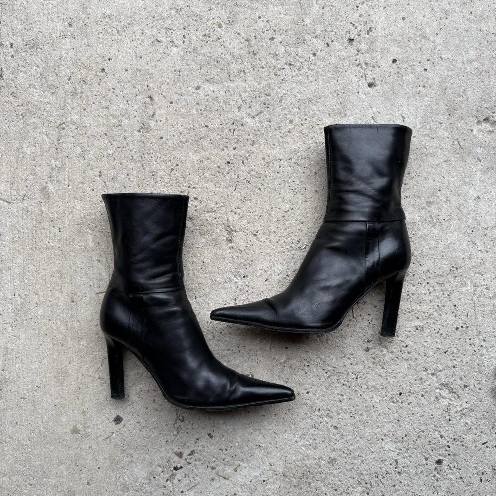 Aldo vintage black leather ankle boots.